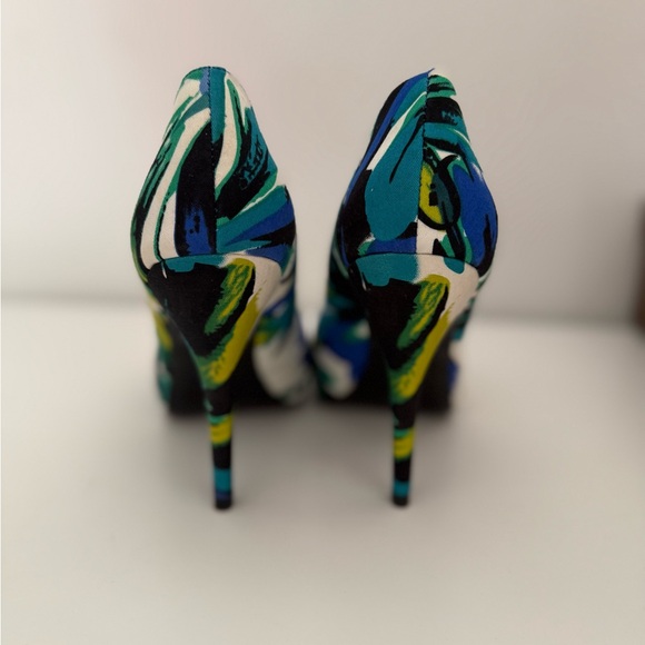 Colorful Patterned Peep-Toe Heels - Picture 3 of 7